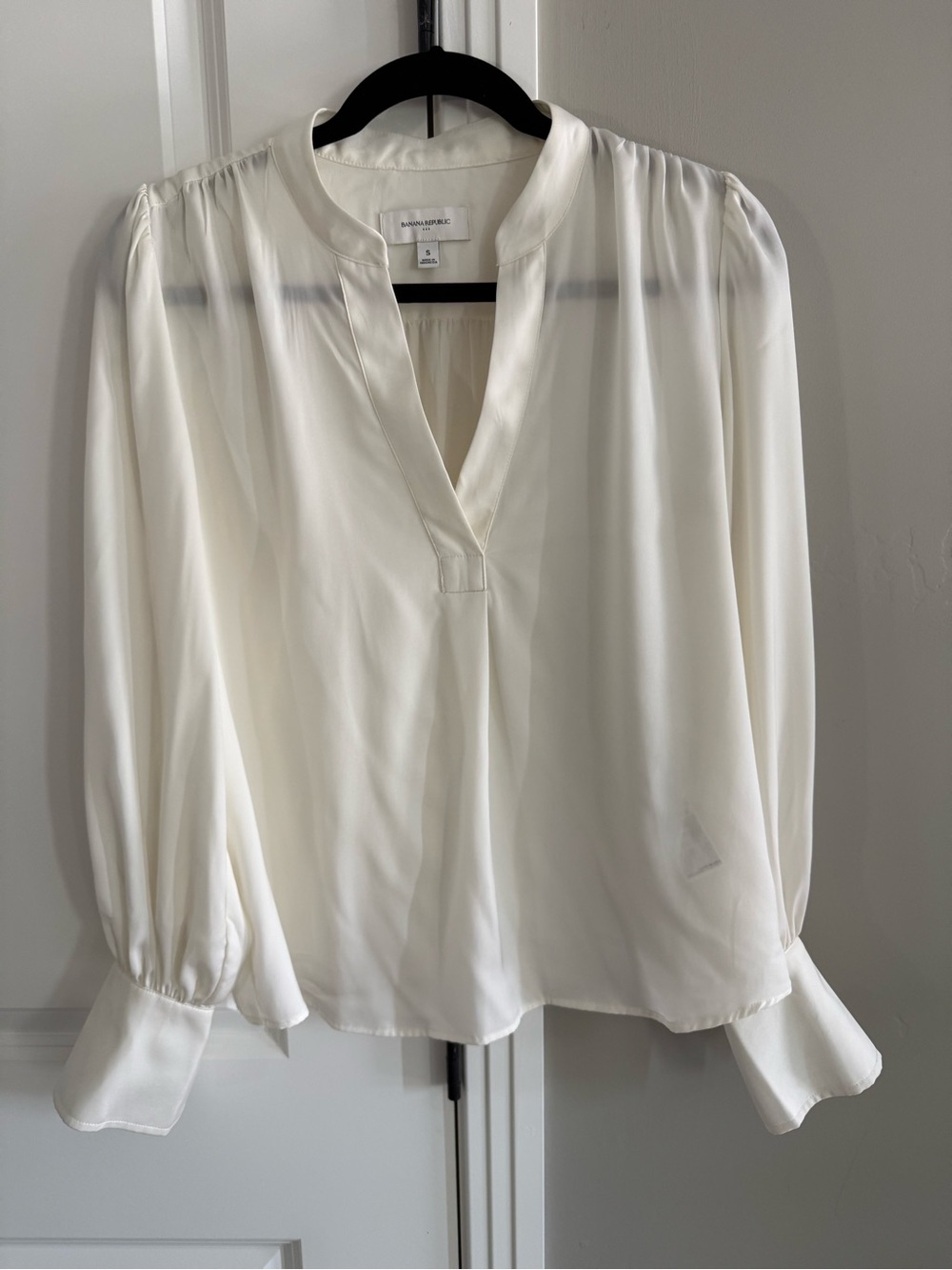 Banana Republic Cream Volume Sleeve Blouse S NWOT